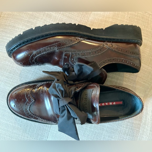 Authentic Prada women’s brogues w/ ribbon laces … Gorgeous!! - Picture 3 of 14
